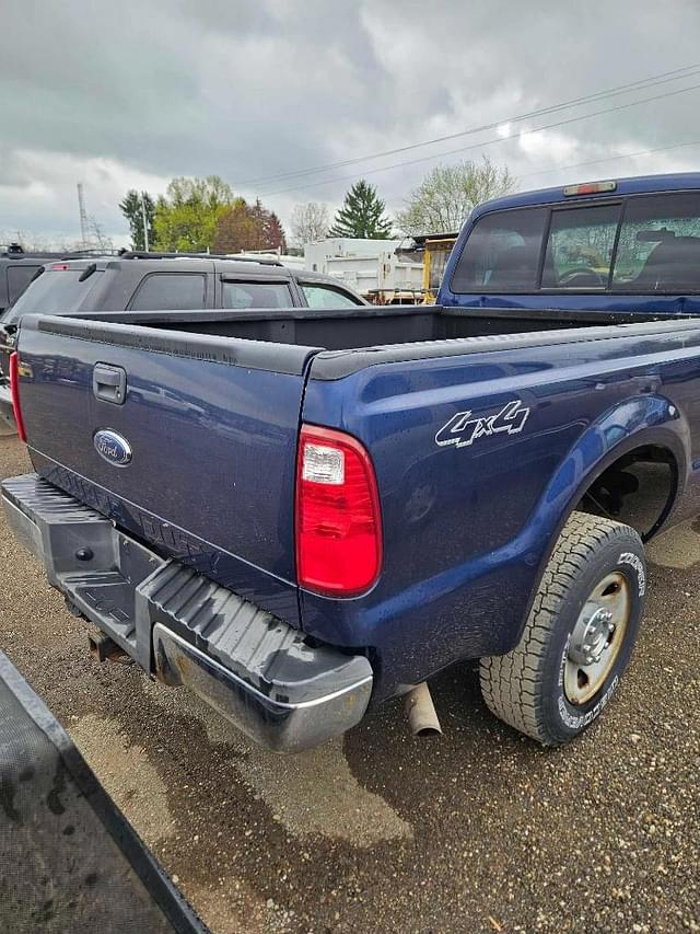 Image of Ford F-250 equipment image 3