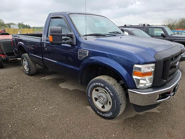 Image of Ford F-250 equipment image 2