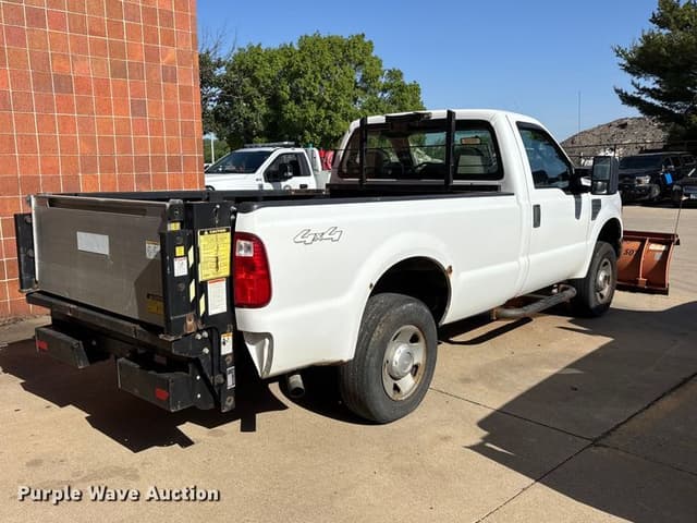 Image of Ford F-250 equipment image 3