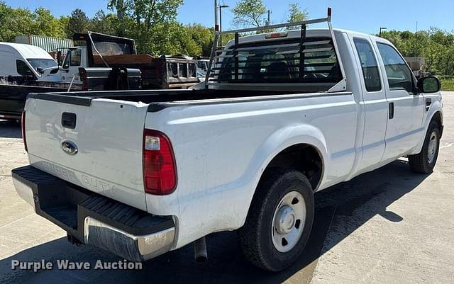 Image of Ford F-250 equipment image 4