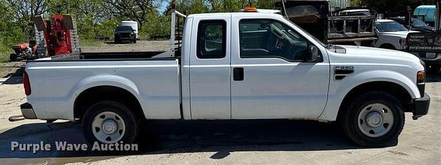 Image of Ford F-250 equipment image 3