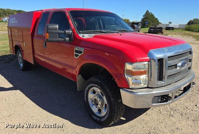 Image of Ford F-250 equipment image 2