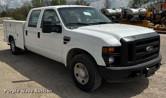 Image of Ford F-250 equipment image 2