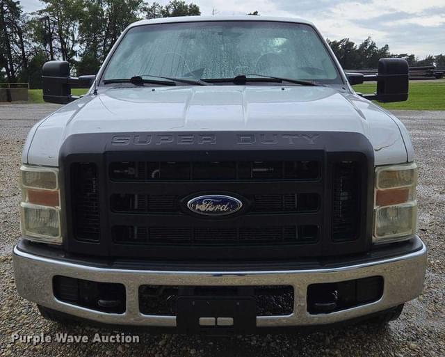 Image of Ford F-250 equipment image 1