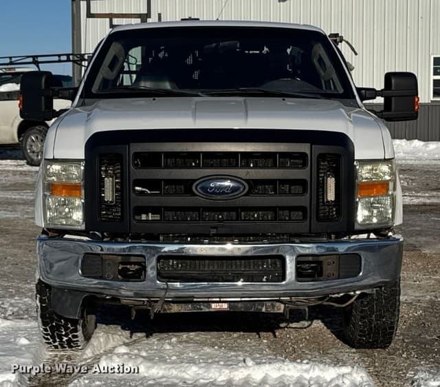 Image of Ford F-250 equipment image 1