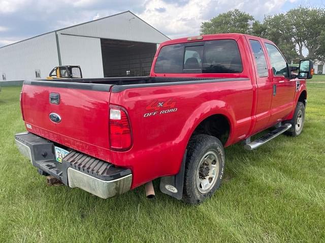Image of Ford F-250 equipment image 2