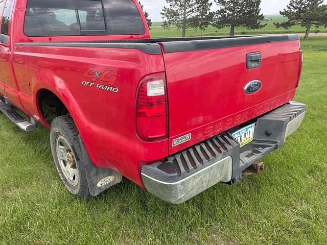 Image of Ford F-250 equipment image 4