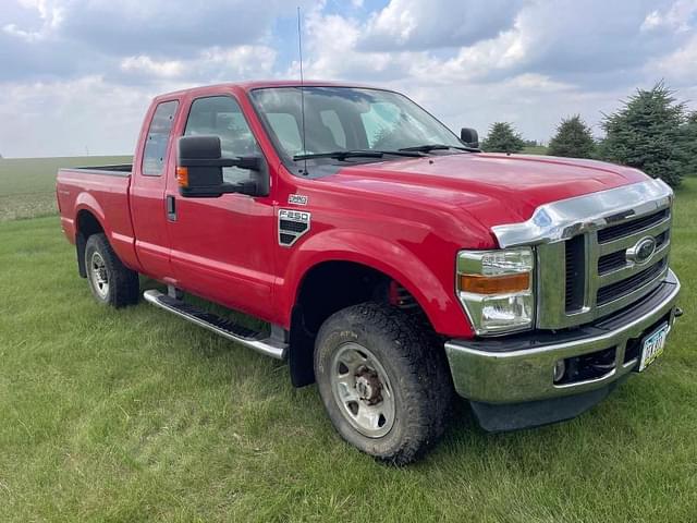 Image of Ford F-250 equipment image 1