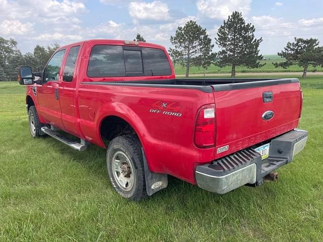 Image of Ford F-250 equipment image 3