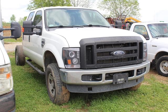 Image of Ford F-350 equipment image 4