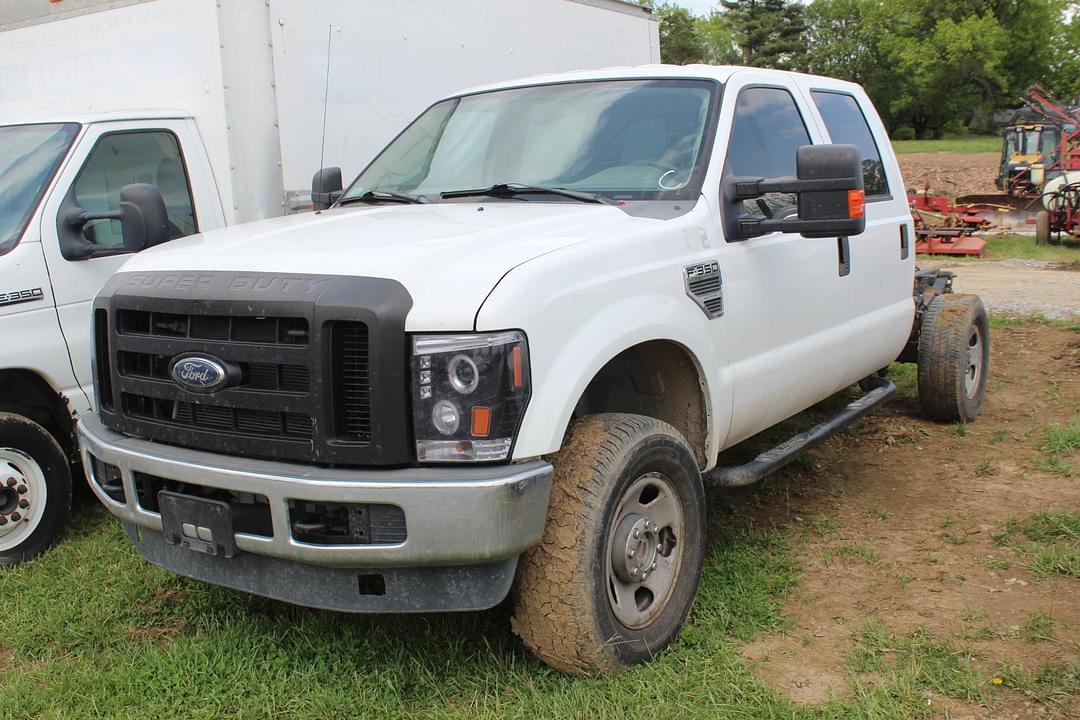 Image of Ford F-350 Primary image