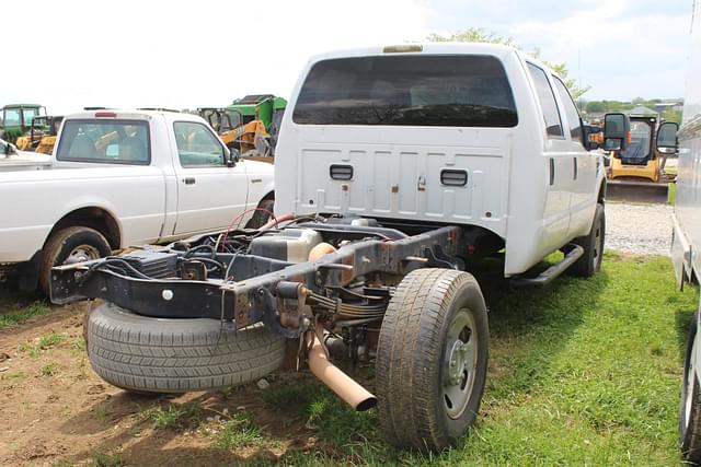 Image of Ford F-350 equipment image 3