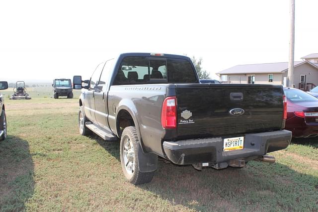 Image of Ford F-350 equipment image 3