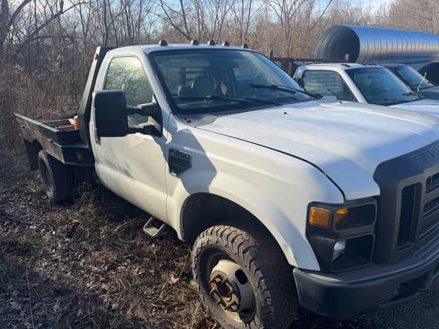 Image of Ford F-350 equipment image 1
