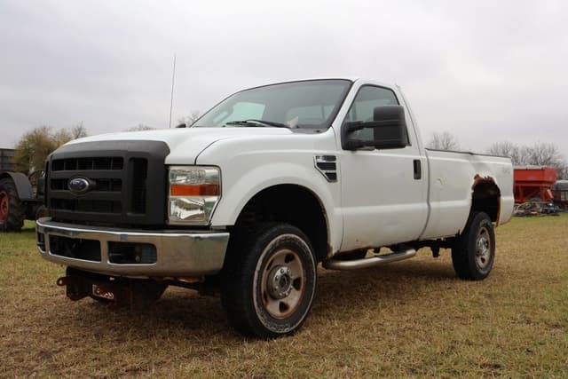 Image of Ford F-350 equipment image 1
