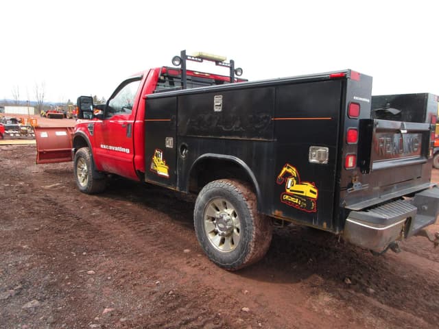 Image of Ford F-350 equipment image 3