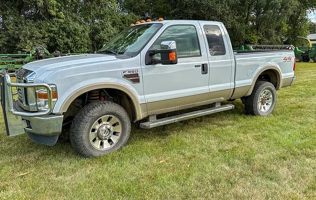 Image of Ford F-350 equipment image 4