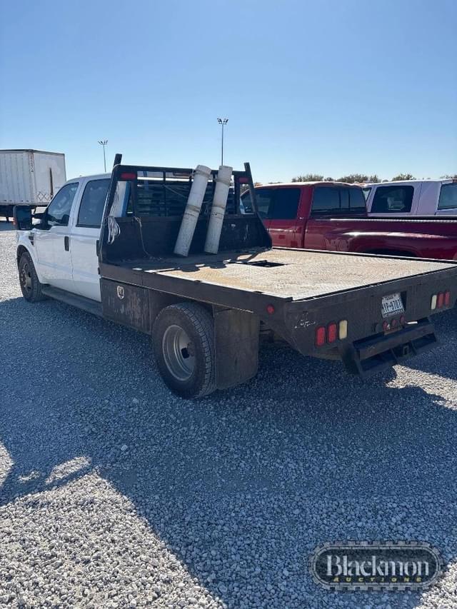 Image of Ford F-350 equipment image 1