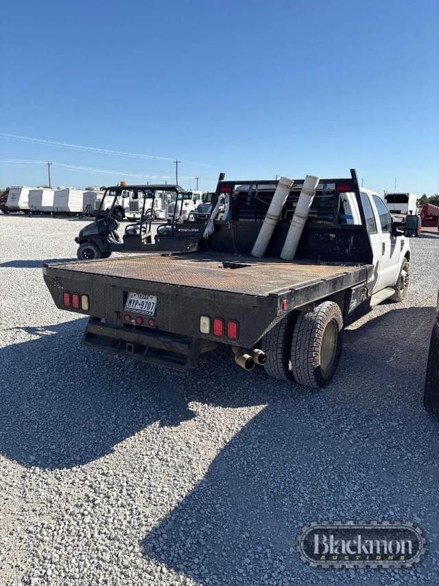 Image of Ford F-350 equipment image 2