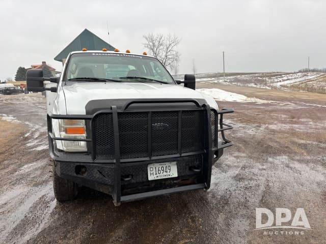 Image of Ford F-350 equipment image 3