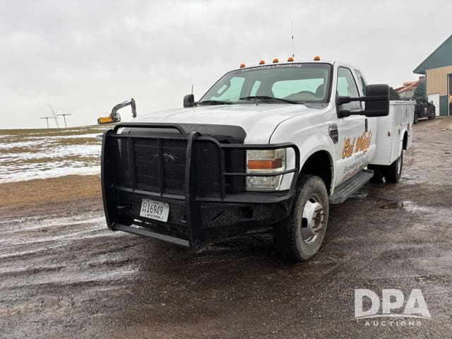 Image of Ford F-350 equipment image 1