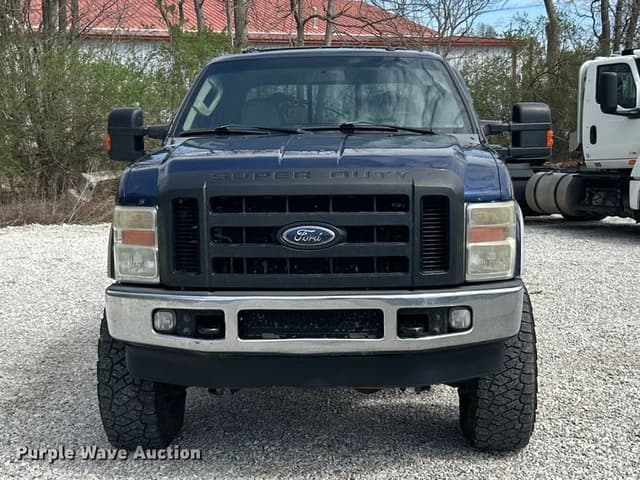 Image of Ford F-350 equipment image 1