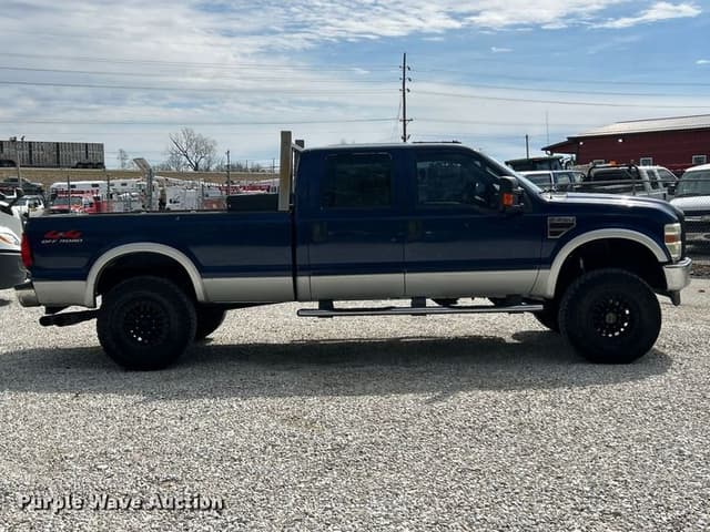 Image of Ford F-350 equipment image 3