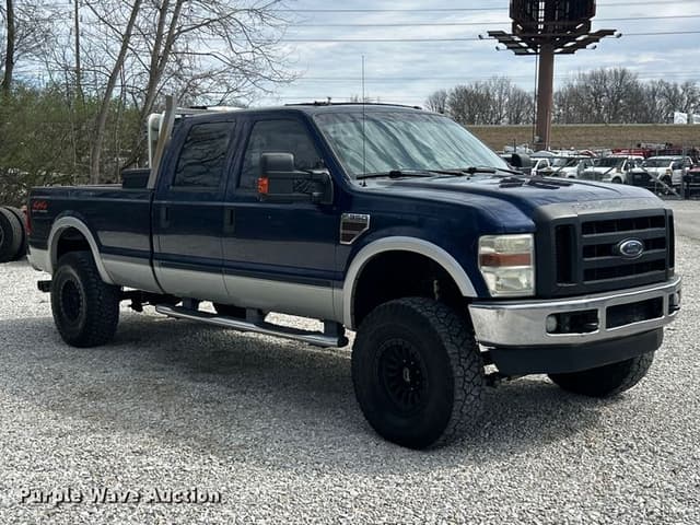 Image of Ford F-350 equipment image 2