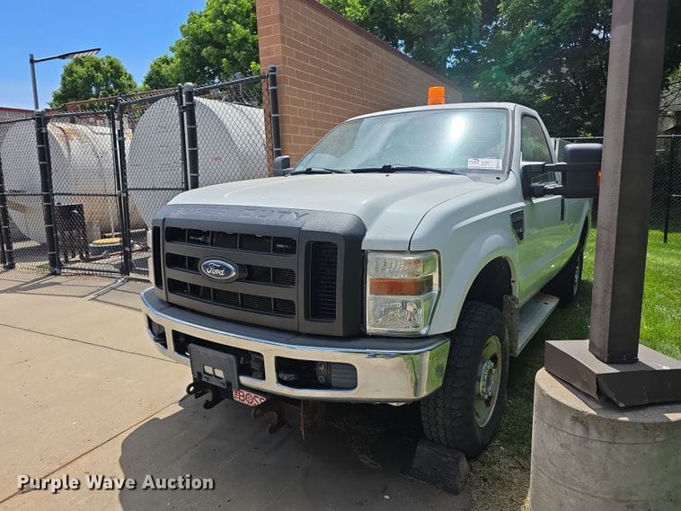 2009 Ford F-350 Equipment Image0