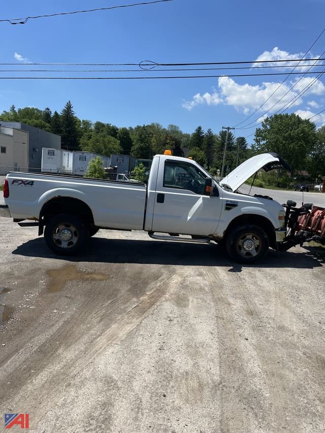 Image of Ford F-350 equipment image 3