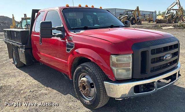 Image of Ford F-350 equipment image 2