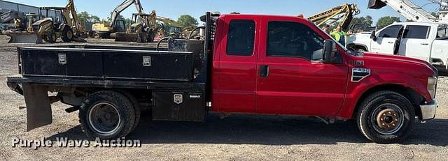 Image of Ford F-350 equipment image 3