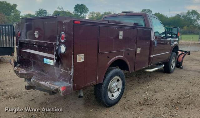 Image of Ford F-350 equipment image 4