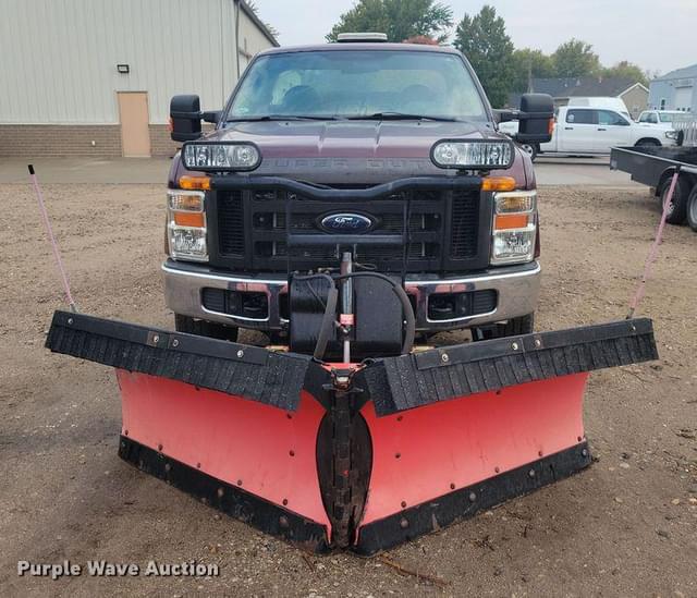 Image of Ford F-350 equipment image 1