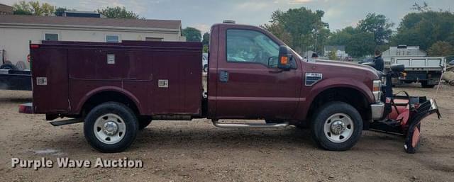 Image of Ford F-350 equipment image 3