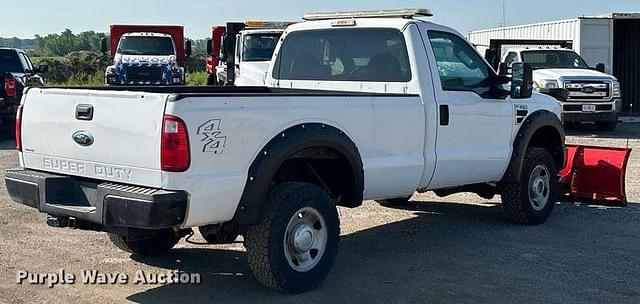 Image of Ford F-350 equipment image 4
