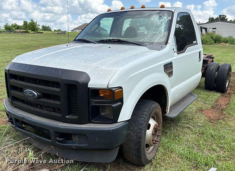 Image of Ford F-350 Primary image