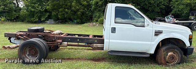 Image of Ford F-350 equipment image 3
