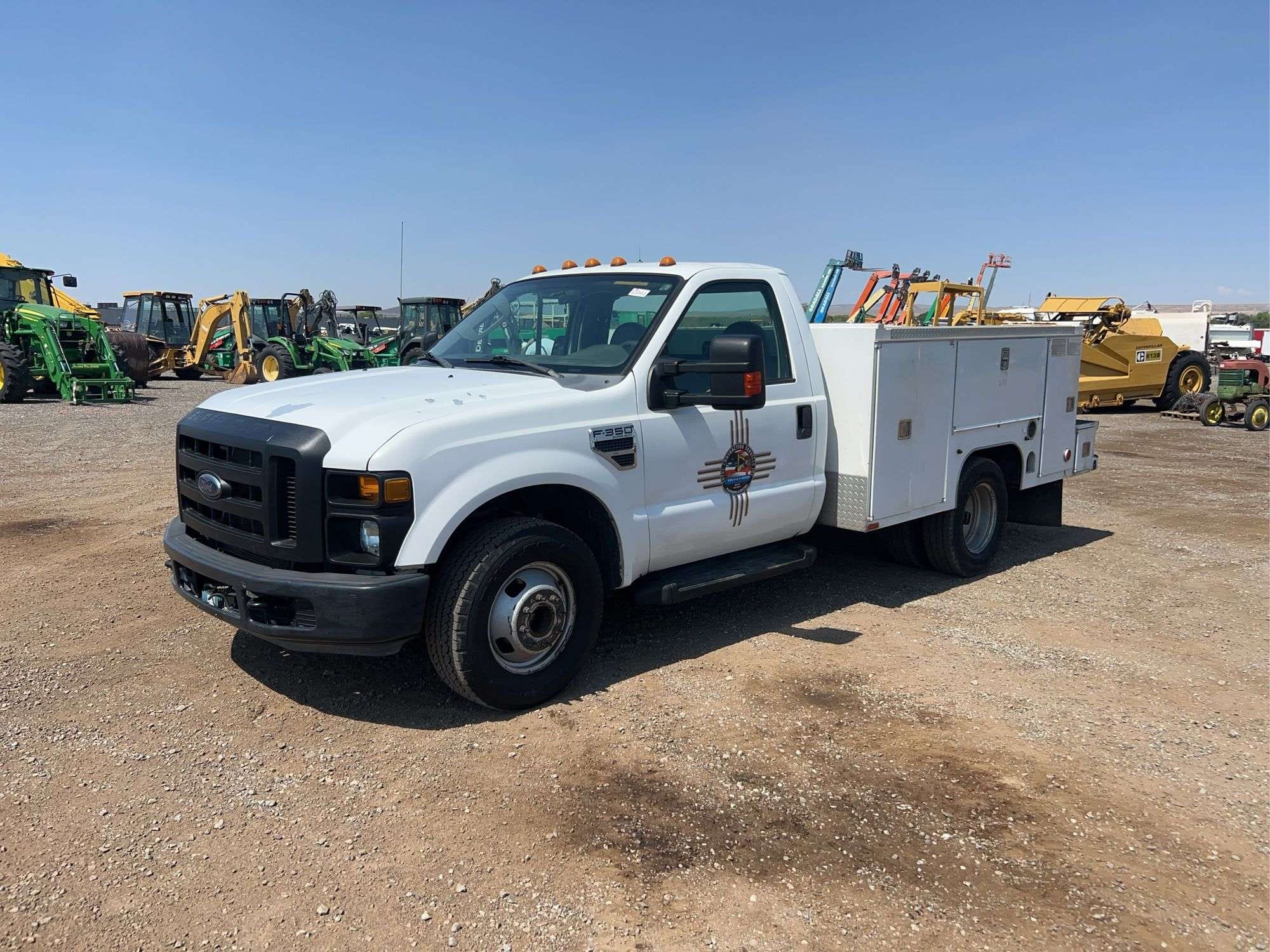 2009 Ford F-350 Equipment Image0