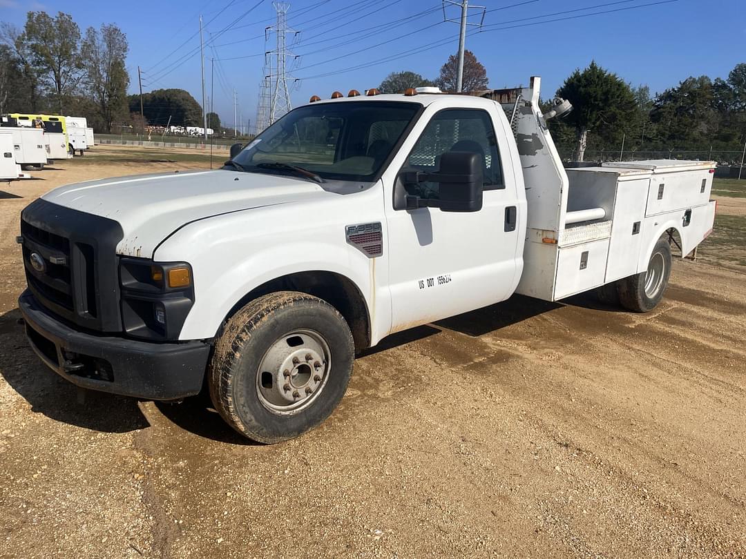 Image of Ford F-350 Primary image