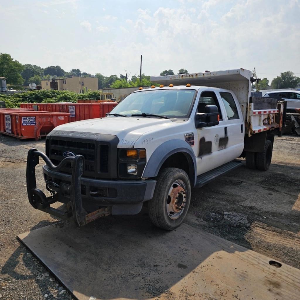 Image of Ford F-450 Primary image