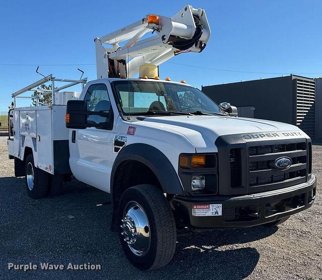 Image of Ford F-450 equipment image 2