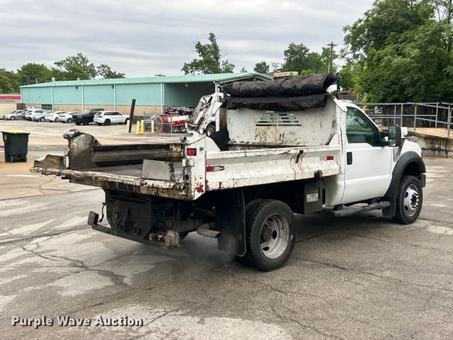 Image of Ford F-450 equipment image 4