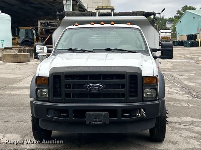 Image of Ford F-450 equipment image 1