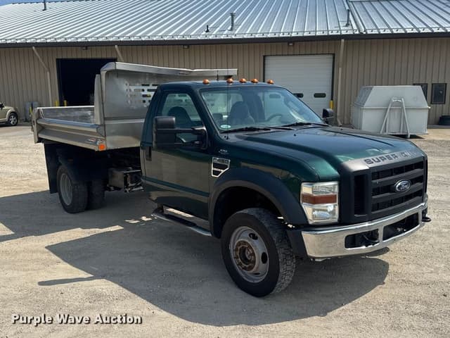 Image of Ford F-450 equipment image 2