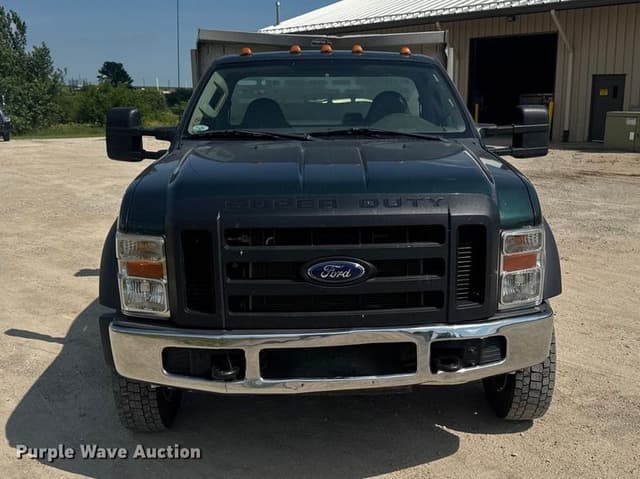 Image of Ford F-450 equipment image 1