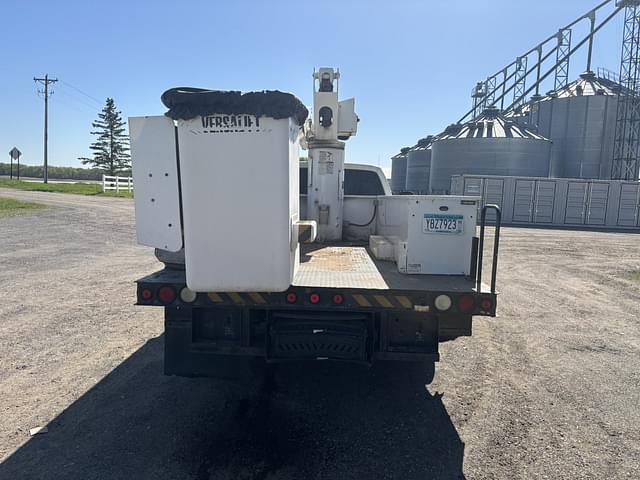 Image of Ford F-450 equipment image 2