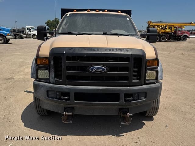 Image of Ford F-450 equipment image 1