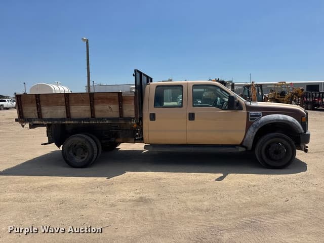 Image of Ford F-450 equipment image 3