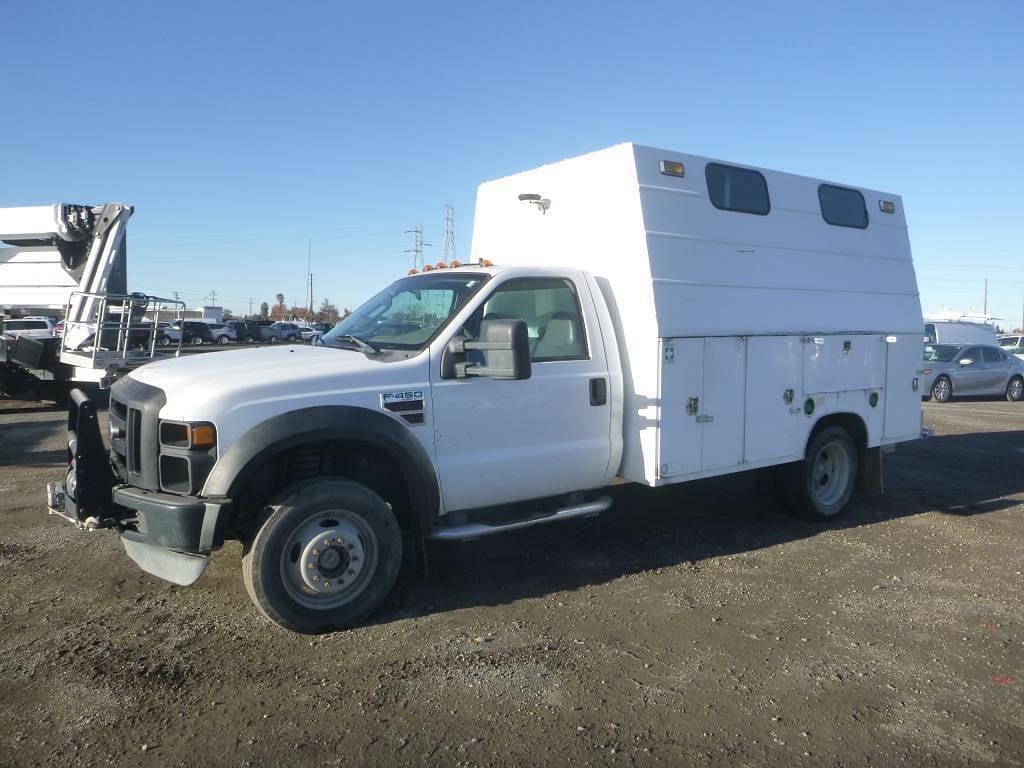 Image of Ford F-450 Primary image